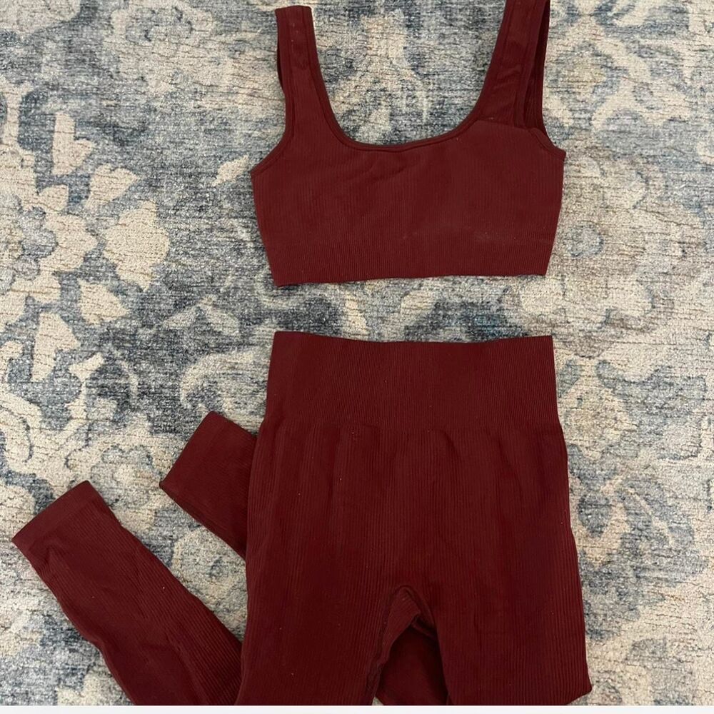 Women's Active Sets - Burgundy and Green Size Small - Picture 2 of 3